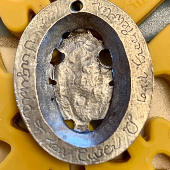 Vintage Pewter Ornament/Pendant - Picture 4 of 8